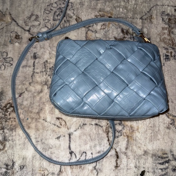 “Like Dream” Elegant Blue Woven Leather Crossbody Bag - Picture 3 of 6